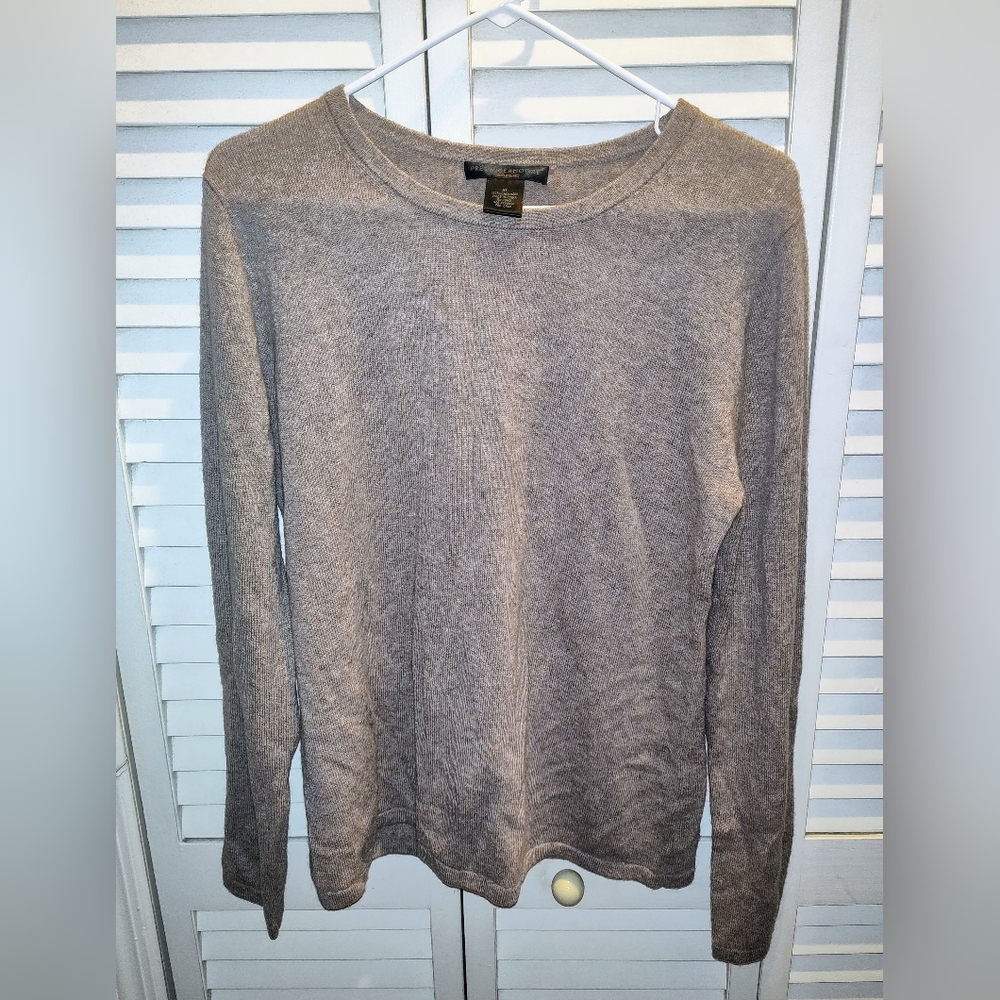 Women's cashmere sweater